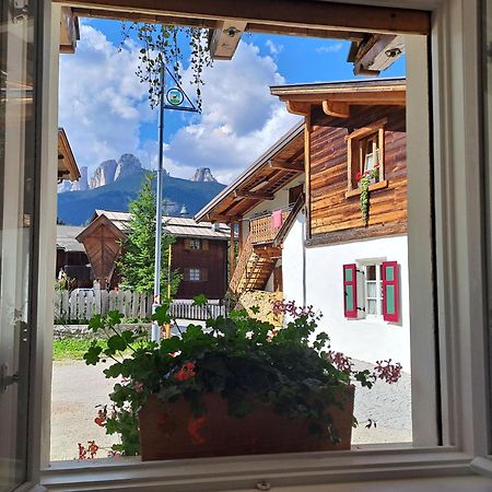 Albergo Majorka Canazei Exteriör bild