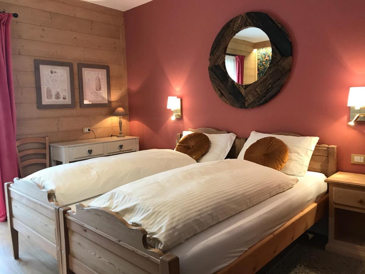 Albergo Majorka Canazei Exteriör bild