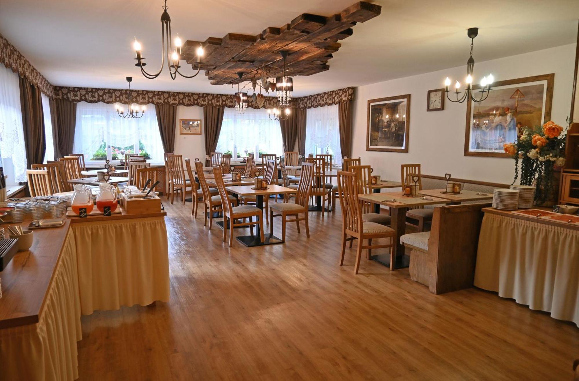Albergo Majorka Canazei Exteriör bild