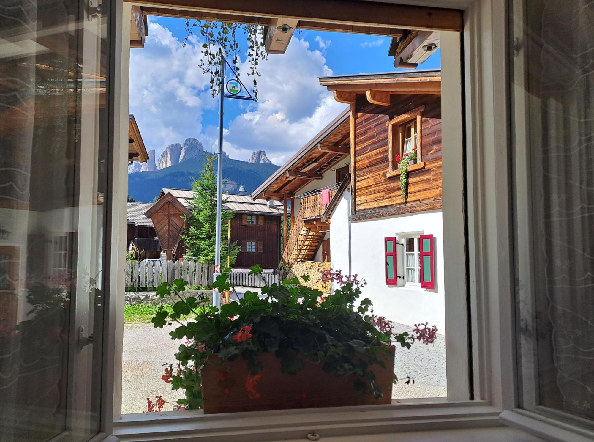 Albergo Majorka Canazei Exteriör bild