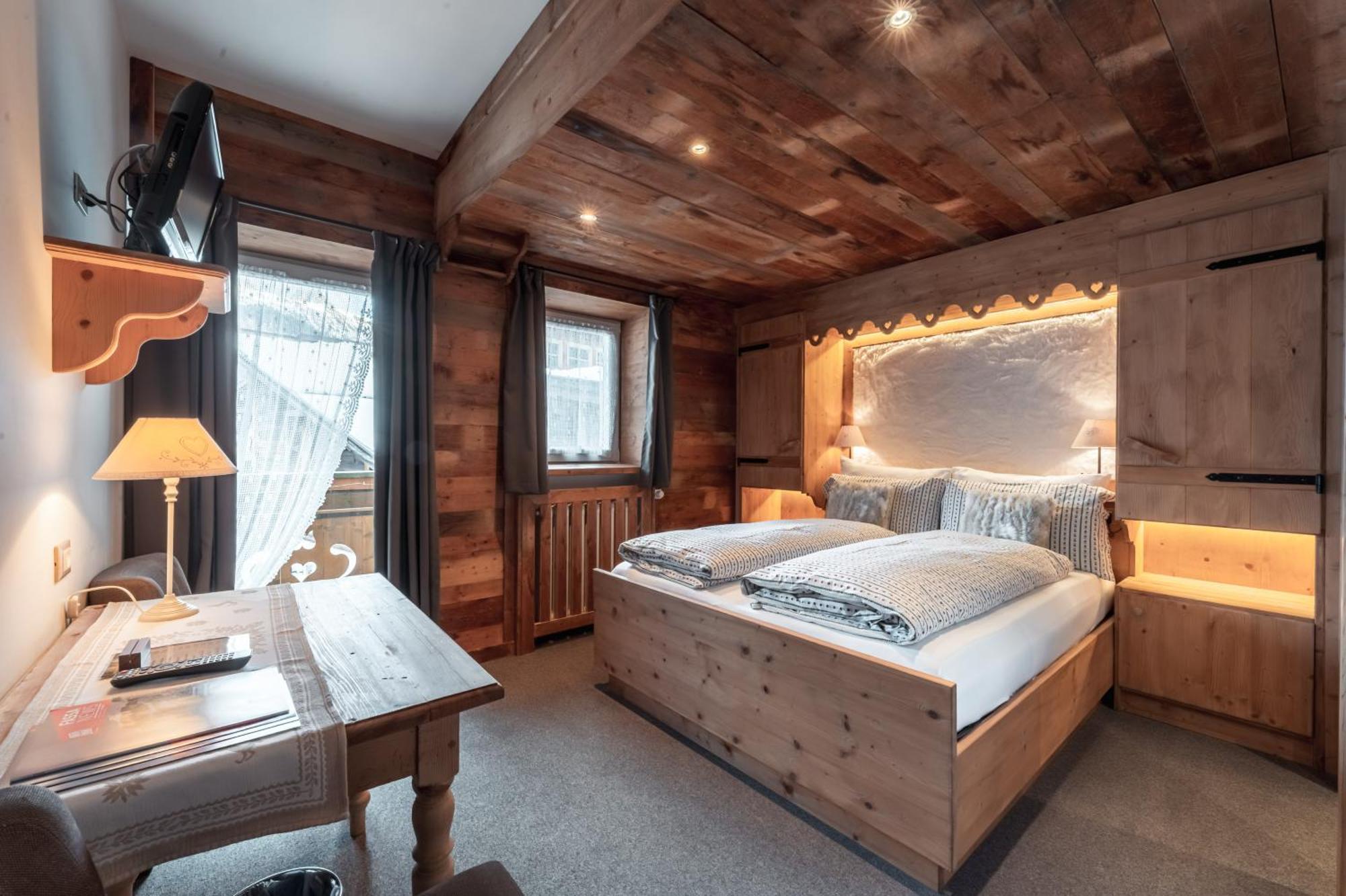 Albergo Majorka Canazei Exteriör bild