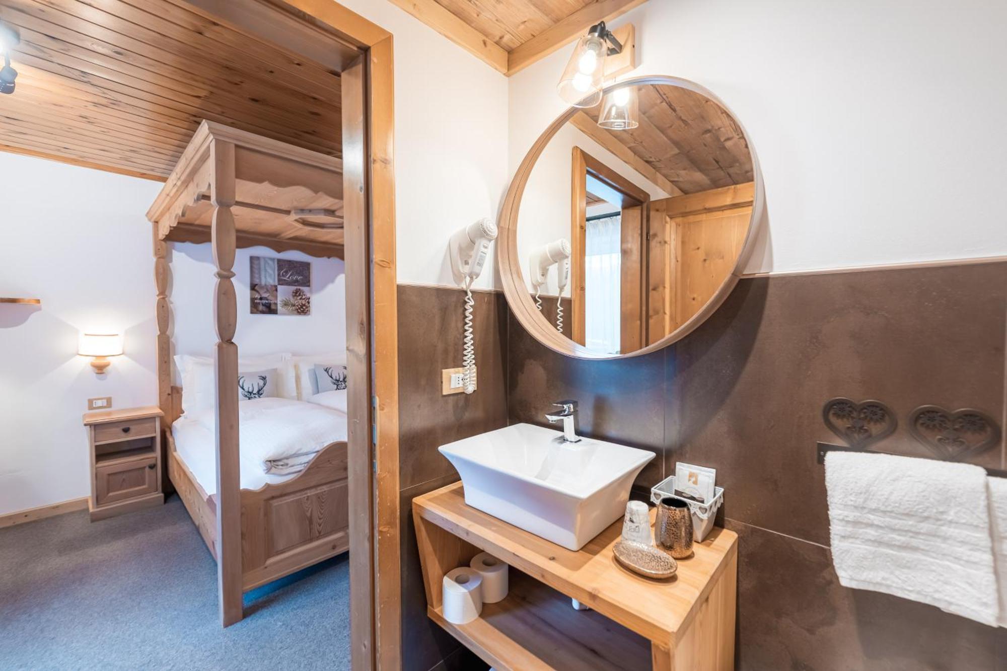 Albergo Majorka Canazei Exteriör bild