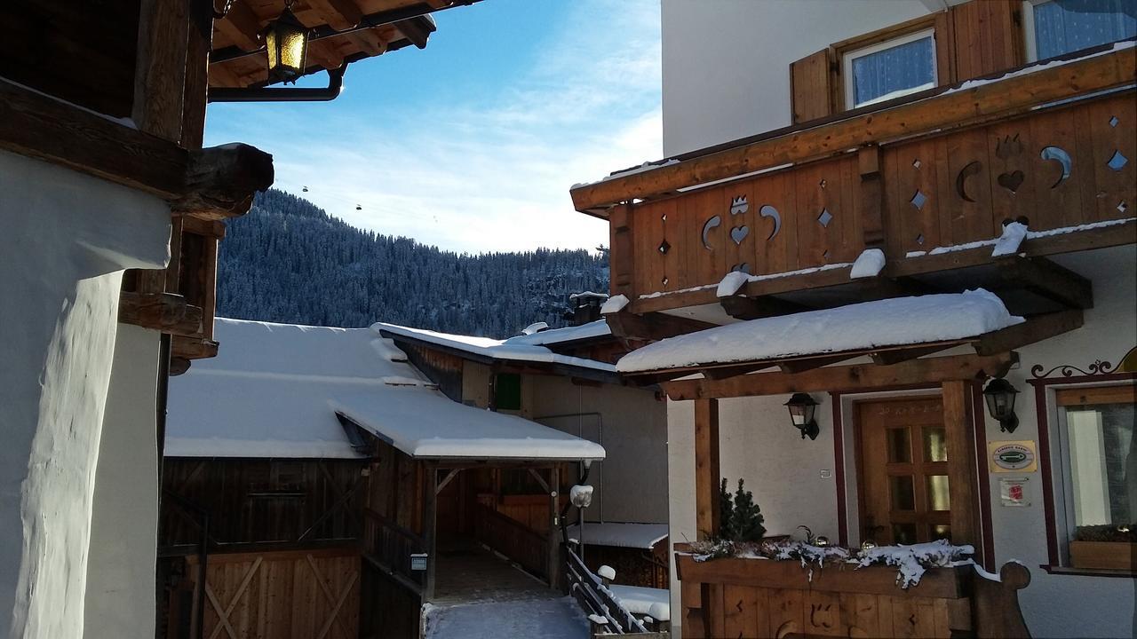 Albergo Majorka Canazei Exteriör bild